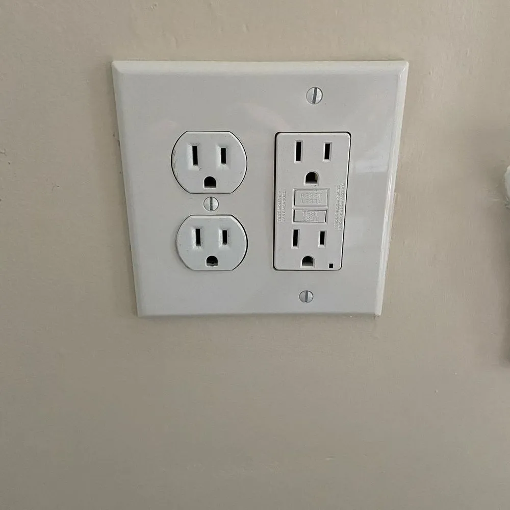 Slide of Walnut 24 Hour Electrician