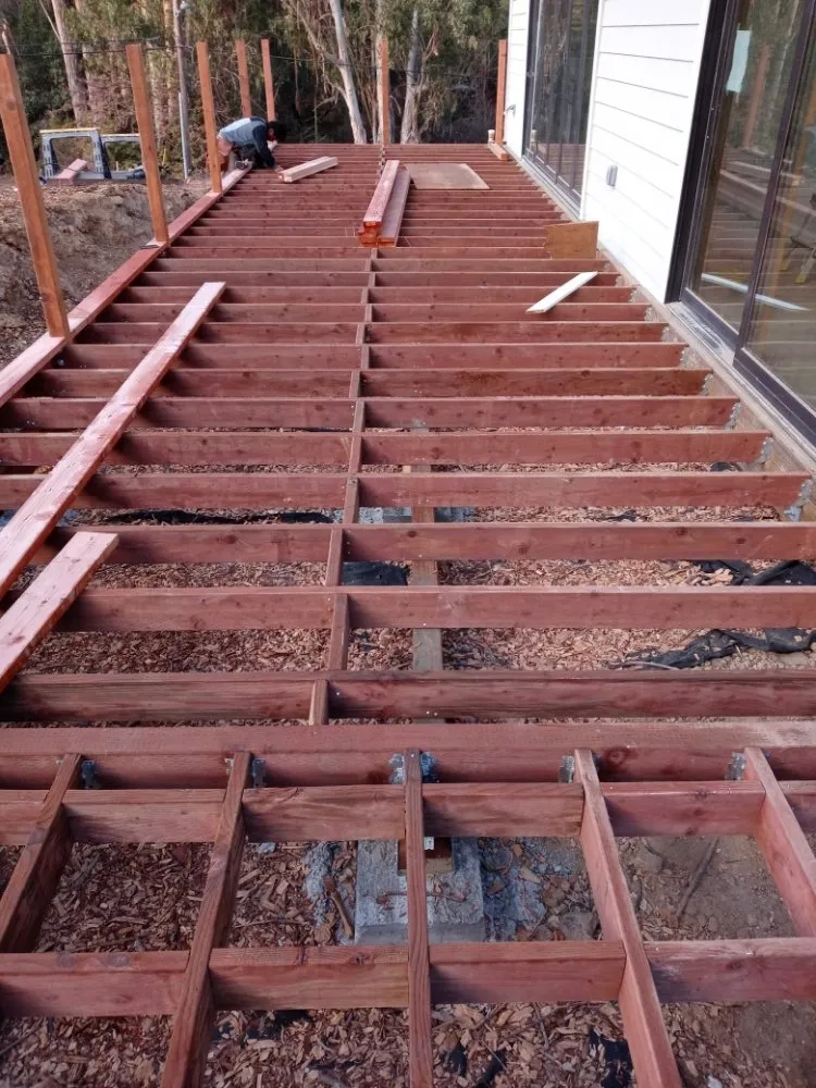 Certified electrician providing circuit breaker repair in , 