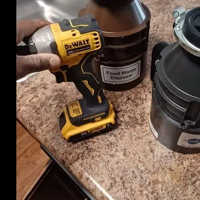 Watley Watts Services Logo