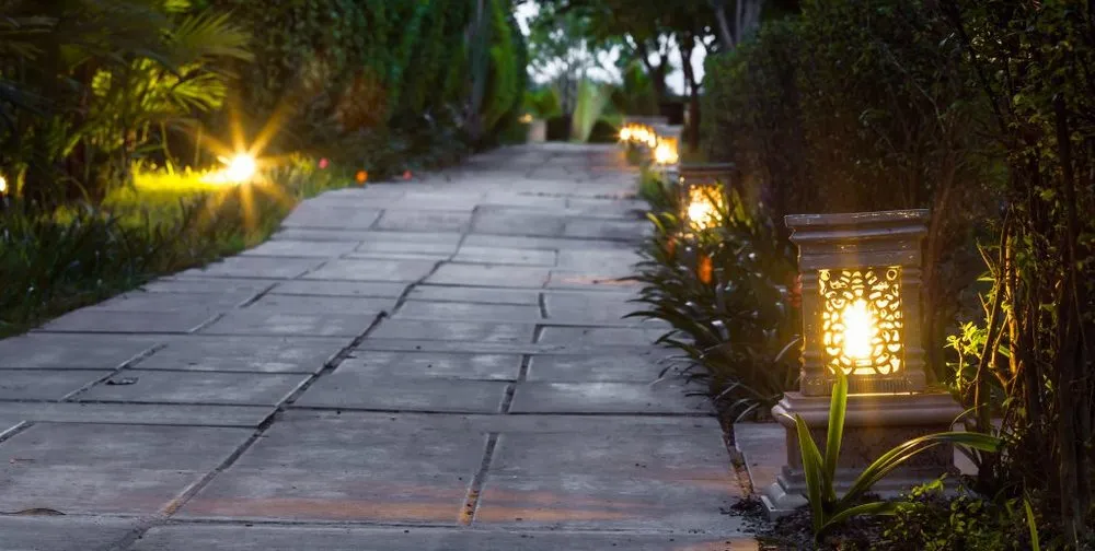 Slide of Watts & Holmes Electric Services