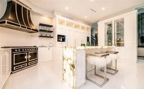 Slide of Watt’s Up Electric