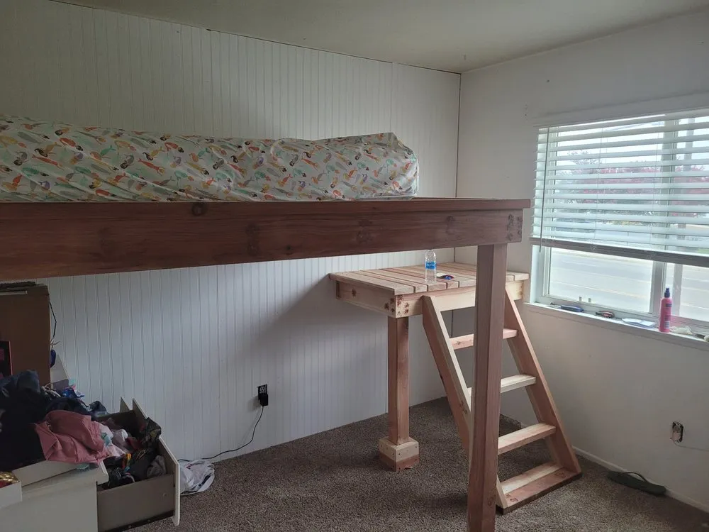 Certified electrician providing outlet and switch repair in , 