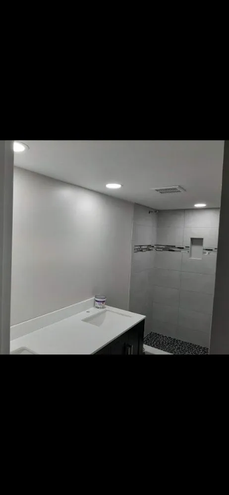 Licensed electrical service for homes in lighting installation, by