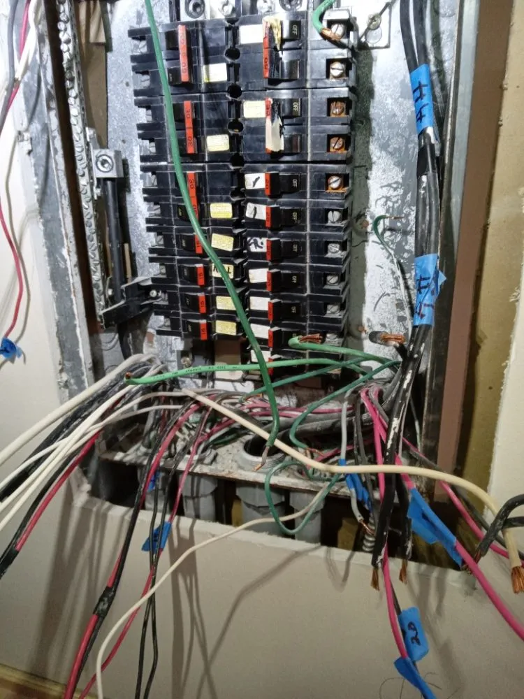 Reliable circuit breaker repair in , by Wells ELECTRIC