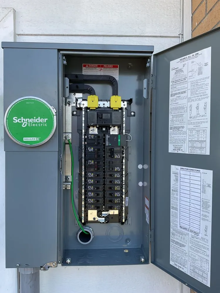 Certified electrician providing circuit breaker repair in , 