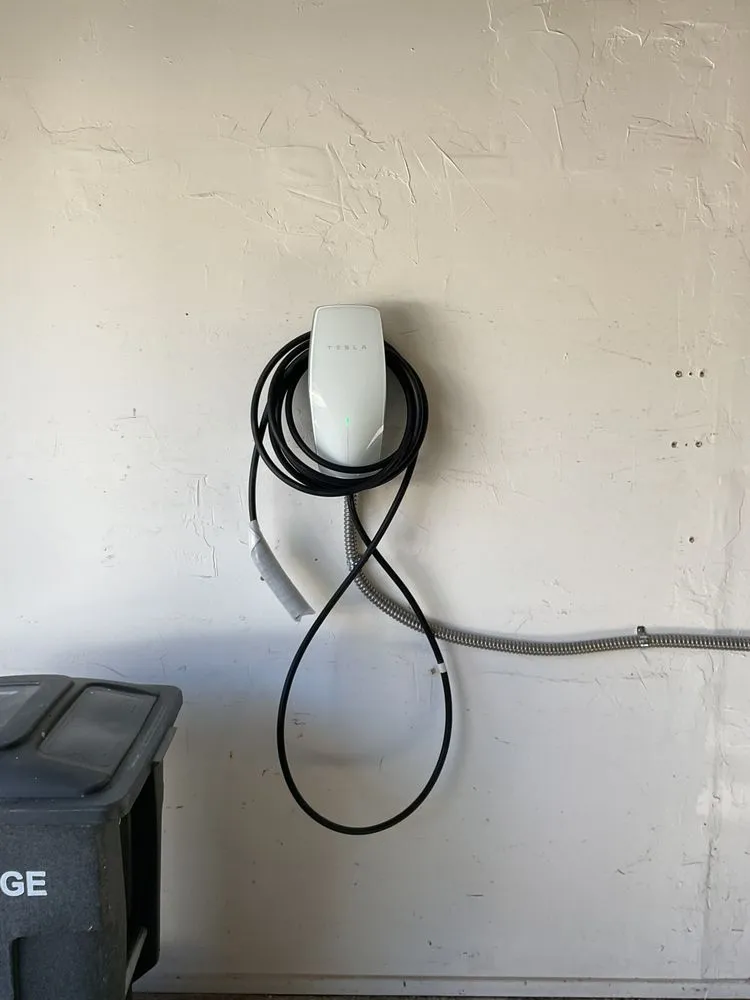 Professional circuit breaker repair experts serving ,  - Wellson Wiremen