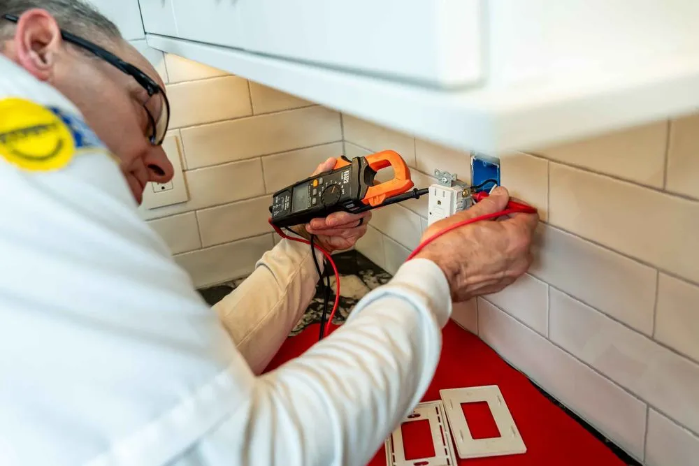 Slide of Wes Carver Electric