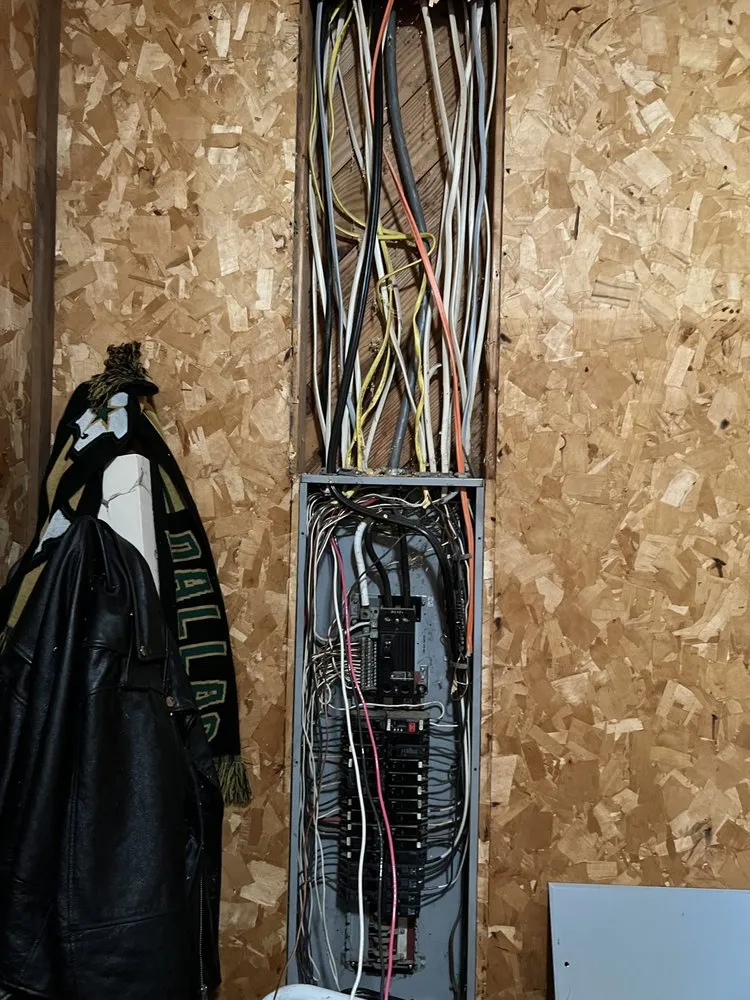 Licensed electrician providing lighting installation in Hartford, TN - Wes Electric