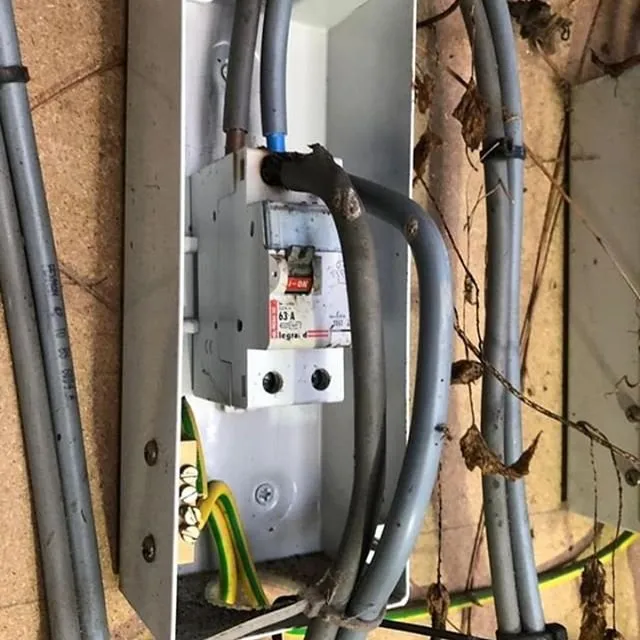 Slide of West Beverly Electrician