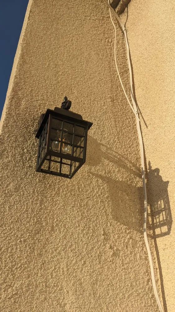 Expert electrical service for homes in emergency electrical service, by