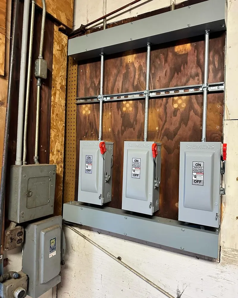 Slide of West Garfield Park 24 Hour Electrician