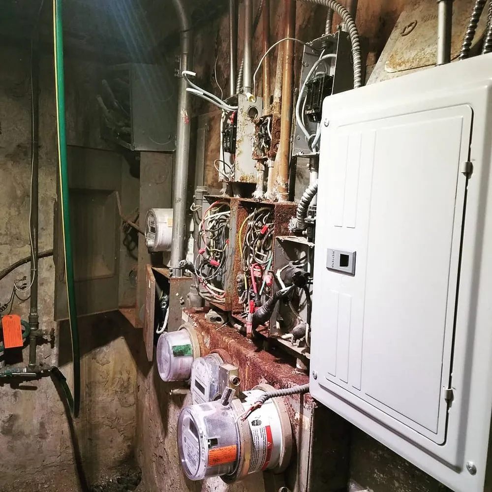 Slide of West Lakeview Electrician