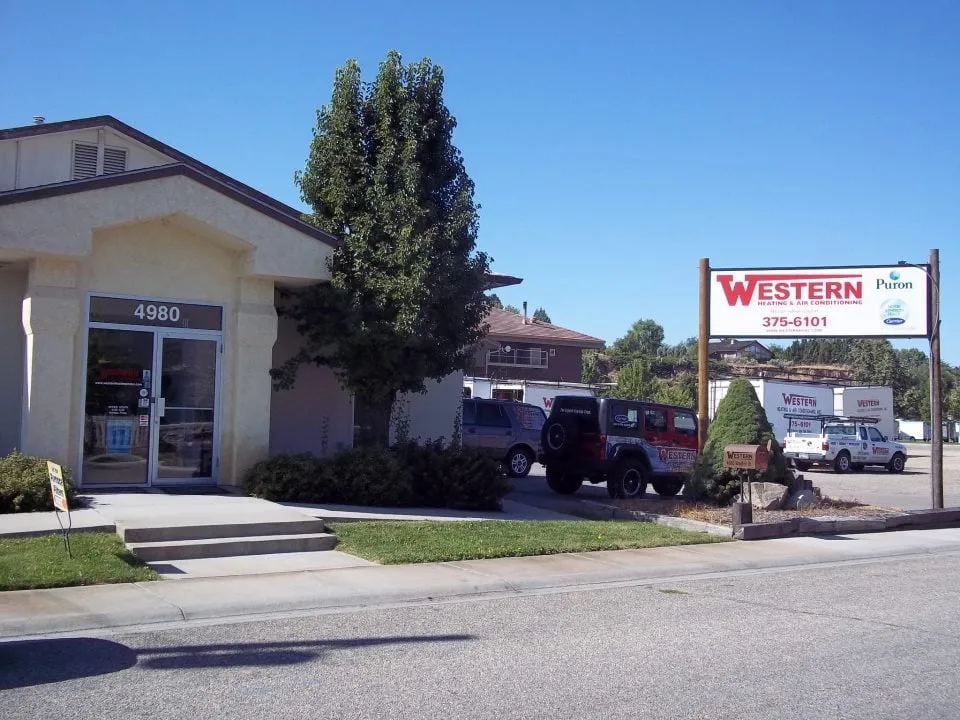 Licensed electrical service for homes in outlet and switch repair, by