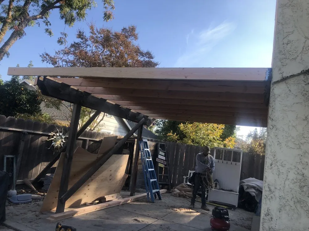 Certified electrician providing lighting installation in , 