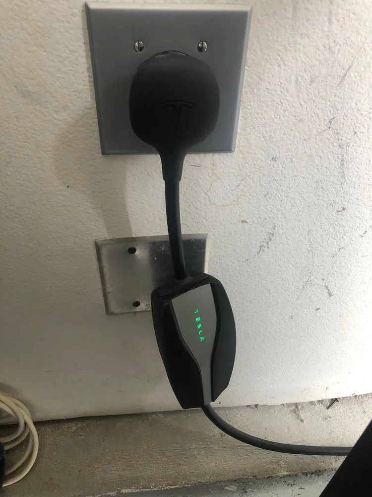 Certified circuit breaker repair experts serving Carlsbad, CA - Wheyland Electric