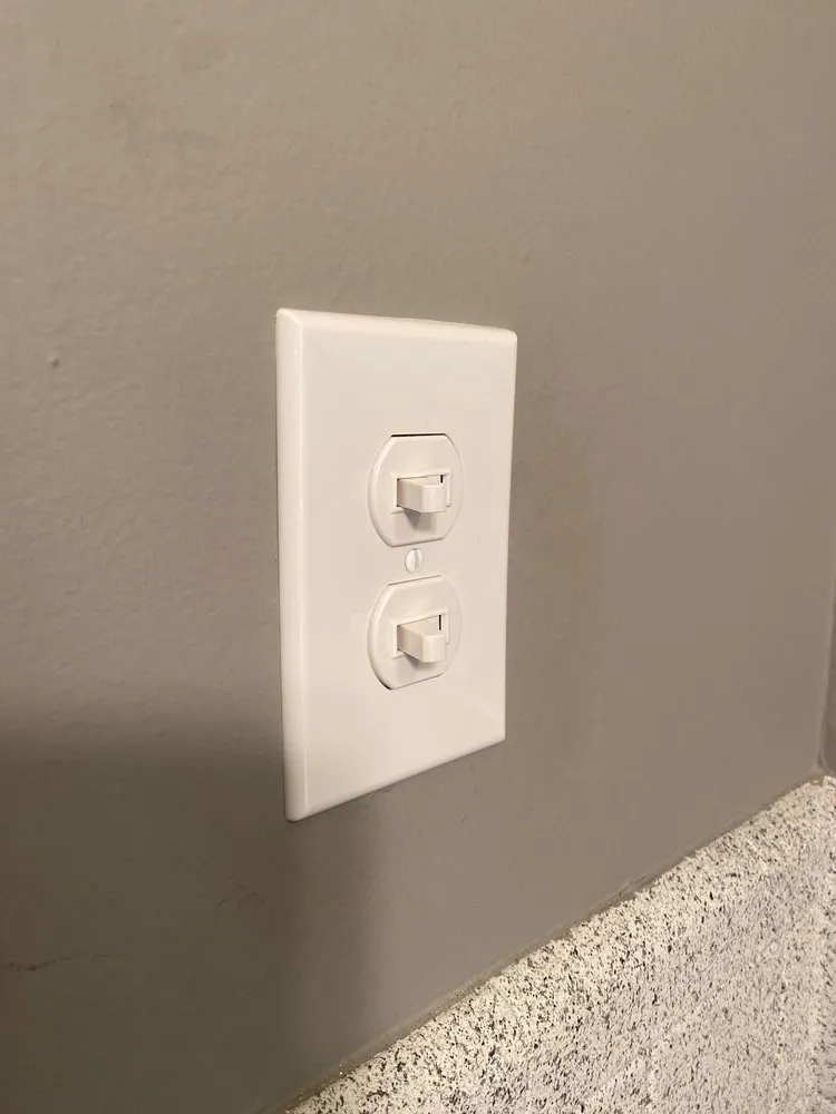 Slide of White Tail Electrical