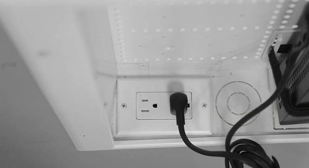 Emergency electrician providing wiring installation in Whitestone, NY - Whitestone Power & Light