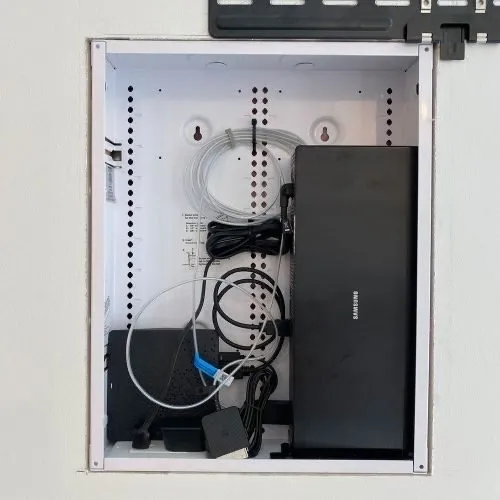 Licensed electrician providing panel upgrade in Whitestone, NY - Whitestone Power & Light