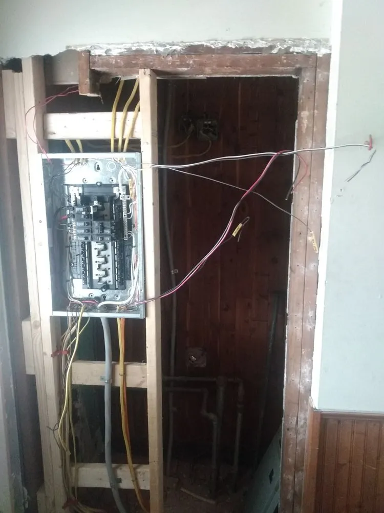 Emergency circuit breaker repair experts serving ,  - WICs Construction