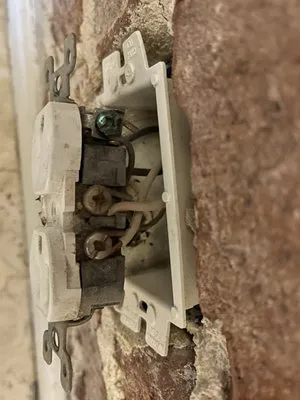 Wilkins Electric Logo