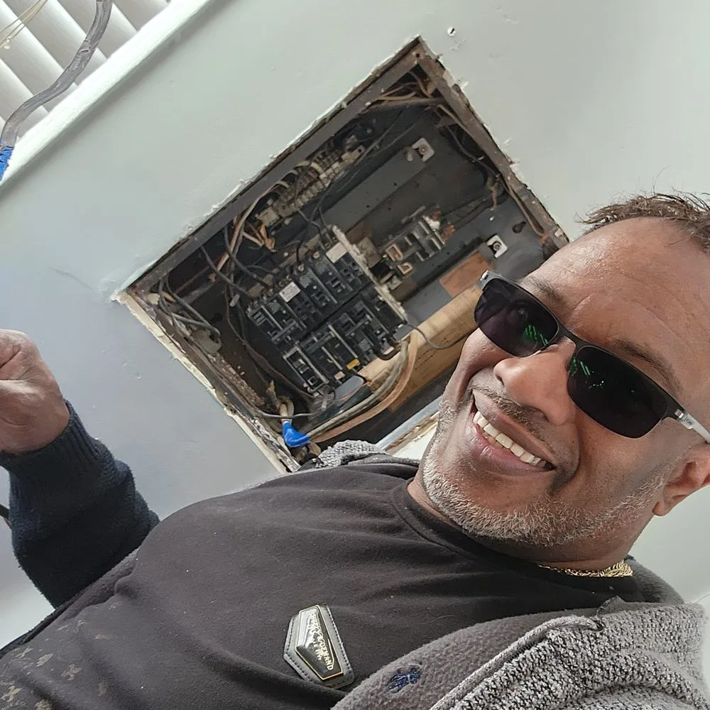 Reliable electrician providing circuit breaker repair in New Pekin, IN - William Service Electric And More