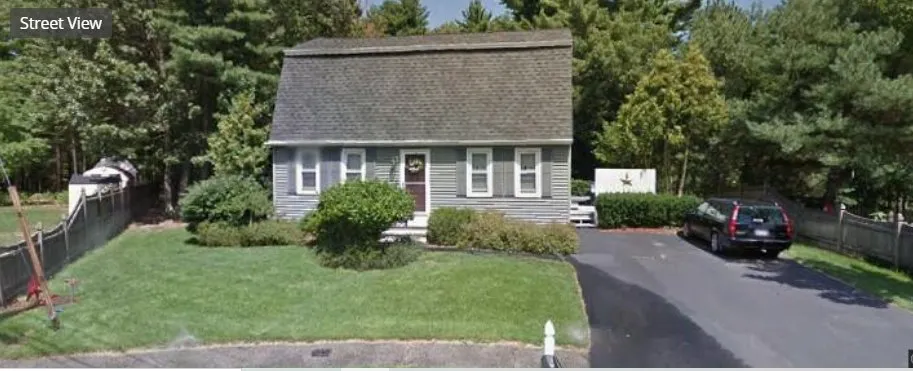 Emergency electrician providing circuit breaker repair in , 