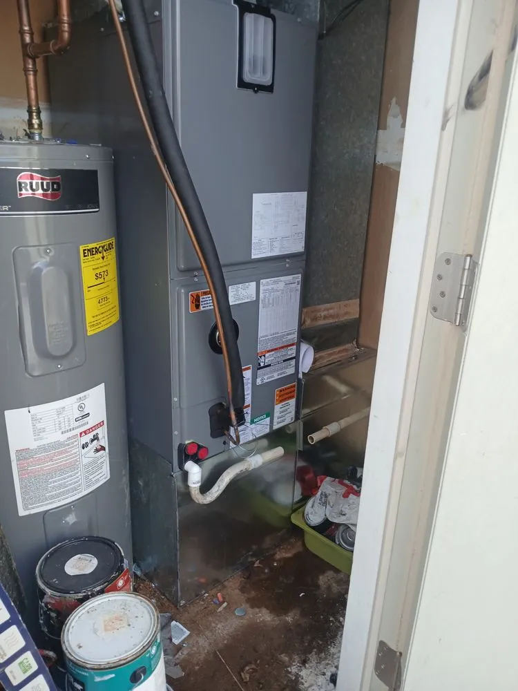 Licensed electrician providing electrical repair in Upper Marlboro, MD - Wilson's Complete Package