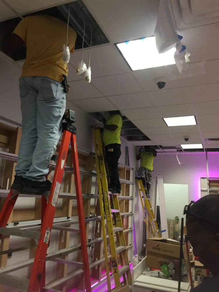 Certified electrical service for homes in lighting installation, by