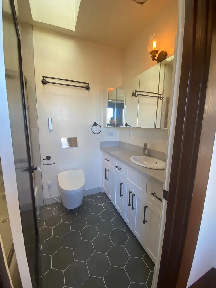 Emergency electrician providing wiring installation in Oakland, CA - Winston's Plumbing