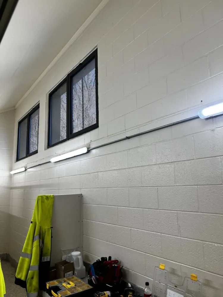 Slide of Wired Right