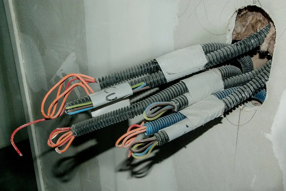 Affordable lighting installation in La Crescenta, CA by Wiredwise Technologies