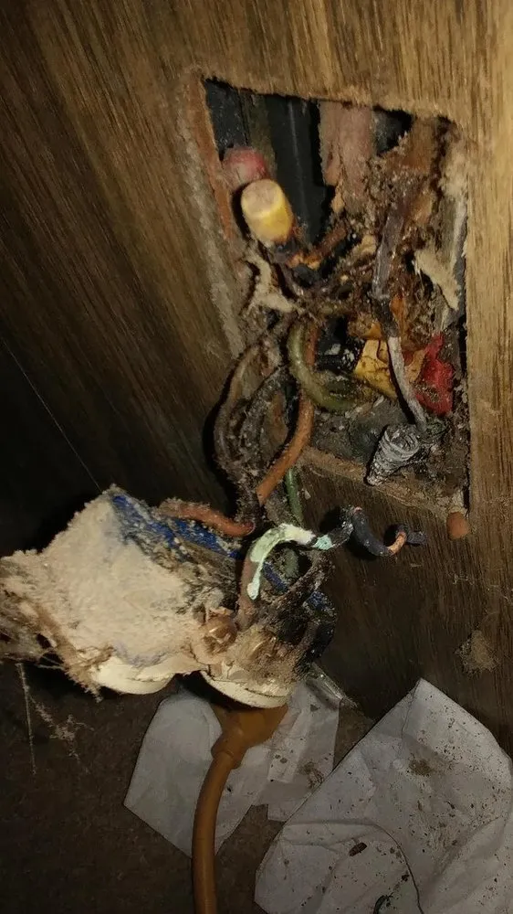 Slide of Wiremen Electrical