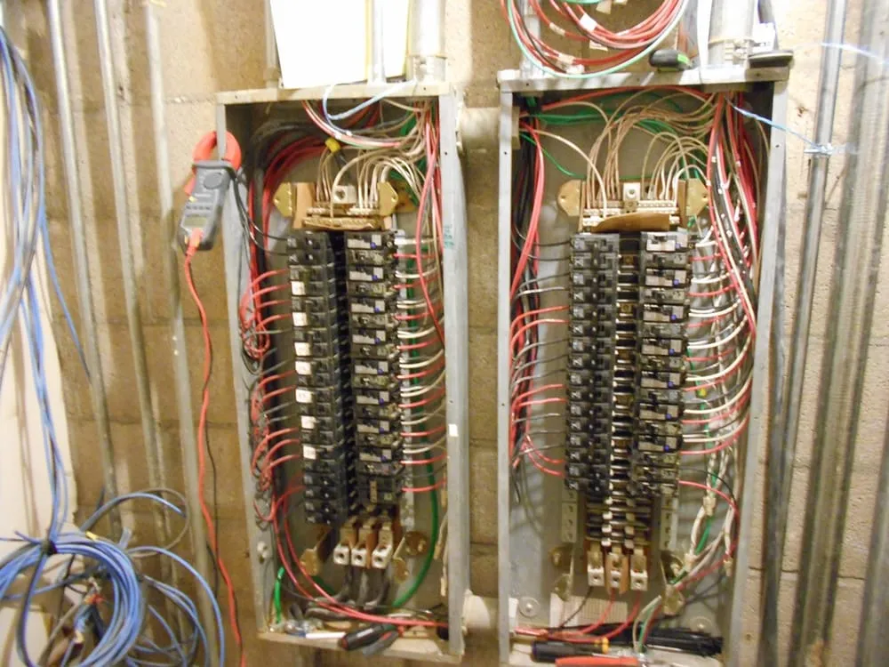 Slide of Wis-Tech LLC