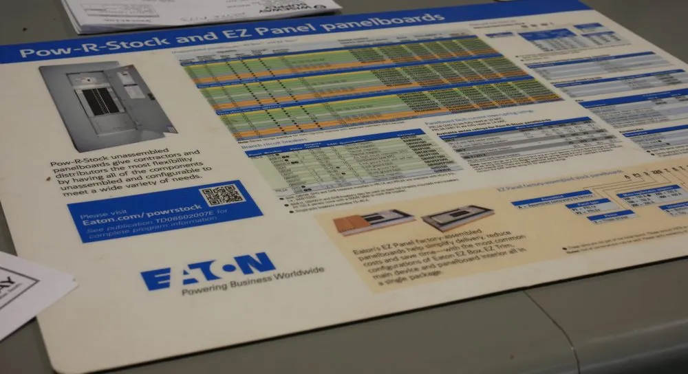 Affordable electrician providing emergency electrical service in , 