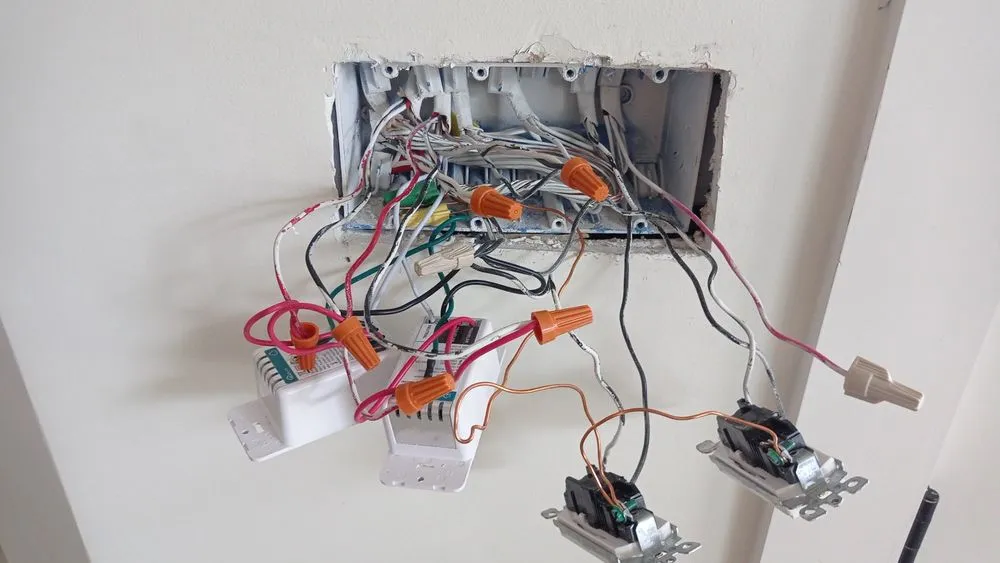 Emergency electrical repair in , by WL Electrician