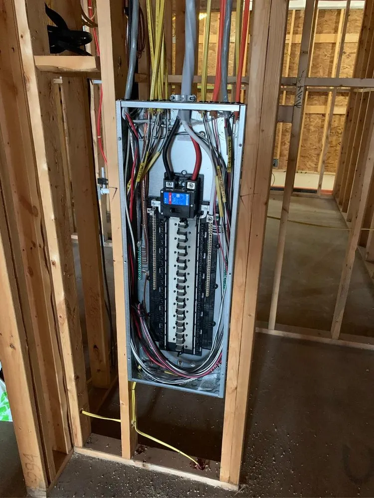 Certified circuit breaker repair service in Galloway, OH - WM American Power