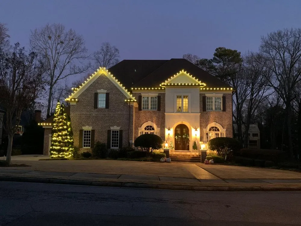 Professional electrician providing electrical repair in Waterford, MI - Wonderly Lights of South Oakland County