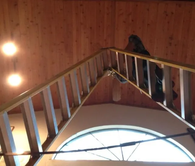 Slide of Woo Brothers Electric