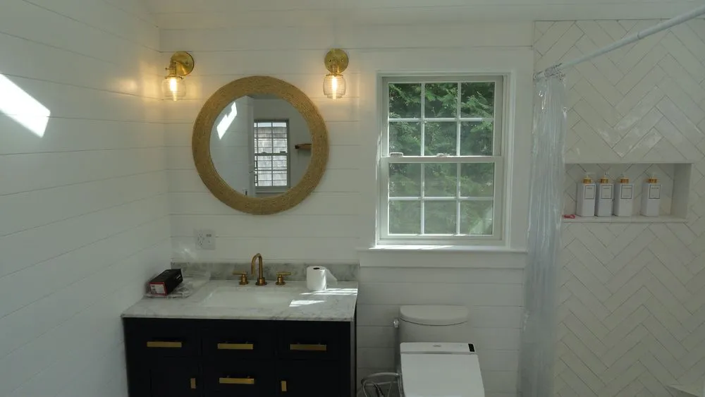 Slide of Wood E Lewis Electrician