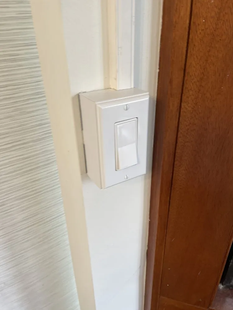 Slide of Woo's Electrical & Appliance