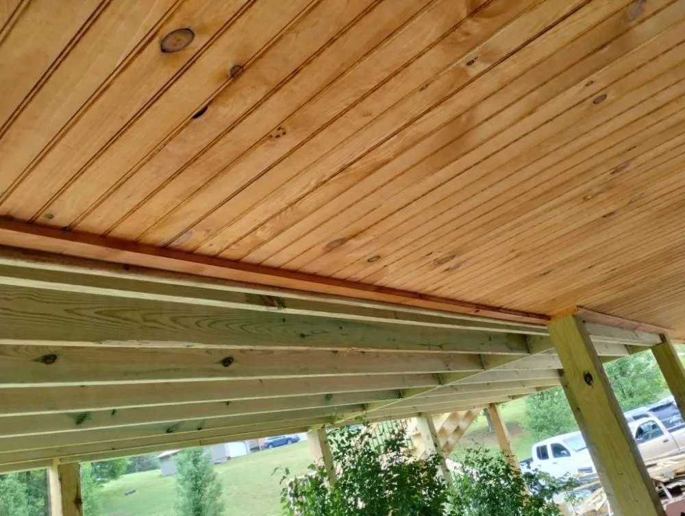 Certified electrician providing circuit breaker repair in , 