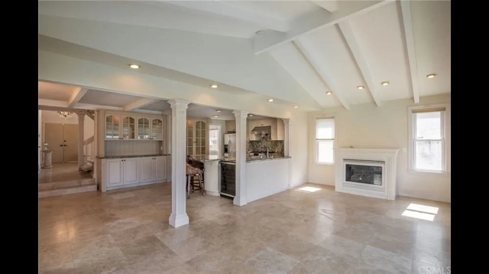 Emergency electrical service for homes in lighting installation, by