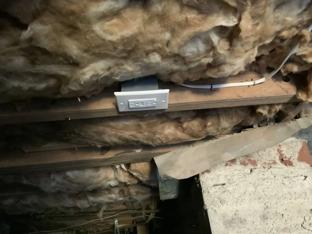 Slide of Working Hands Electric