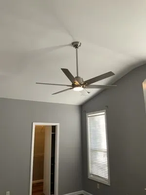 Working Hands Electric Logo