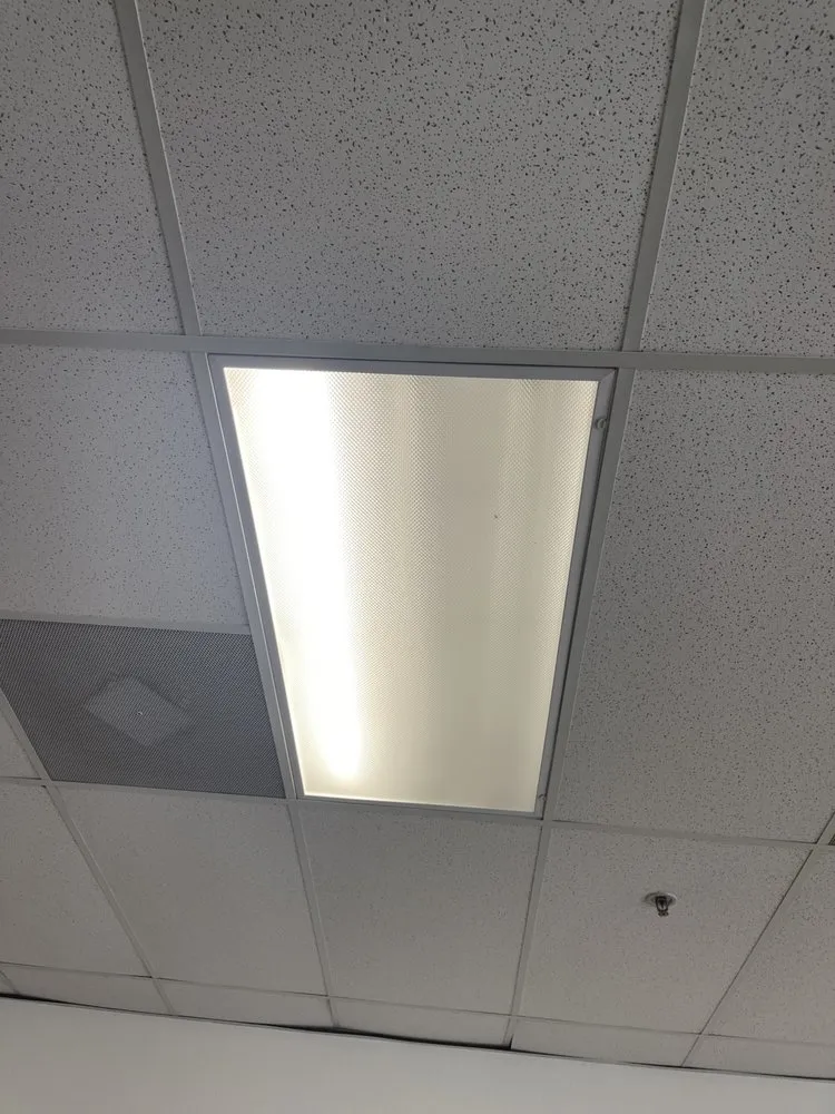 Licensed electrical service for homes in lighting installation,  by 