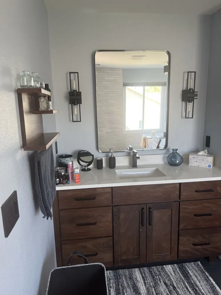 Licensed electrician providing outlet and switch repair in , 