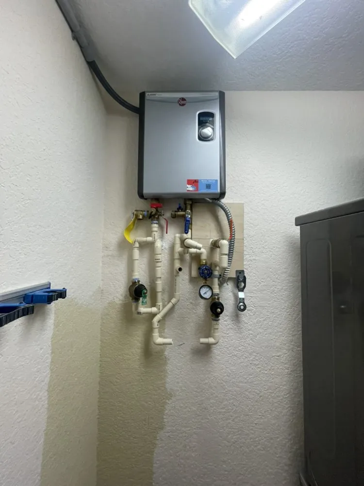 Professional outlet and switch repair service in BVL, FL - Wu constructions