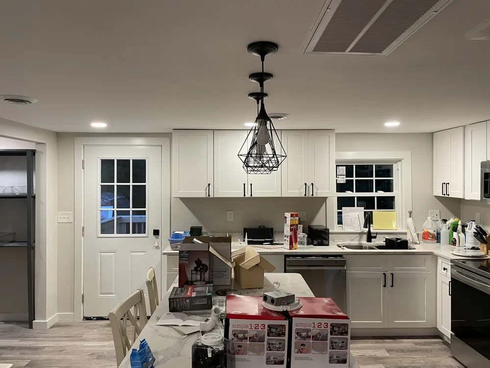 Emergency electrician providing outlet and switch repair in Chesterfield, VA - W&W Contractors