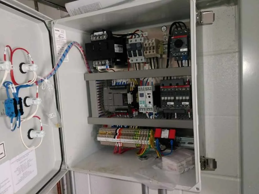 Licensed circuit breaker repair service in Littlestown, PA - WYElectric
