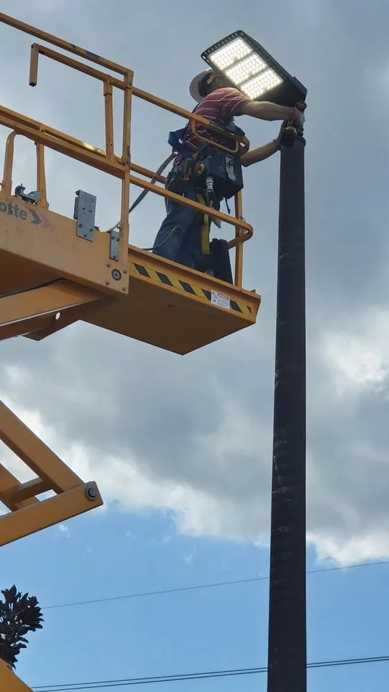 Slide of Xenon Electrical Contractor